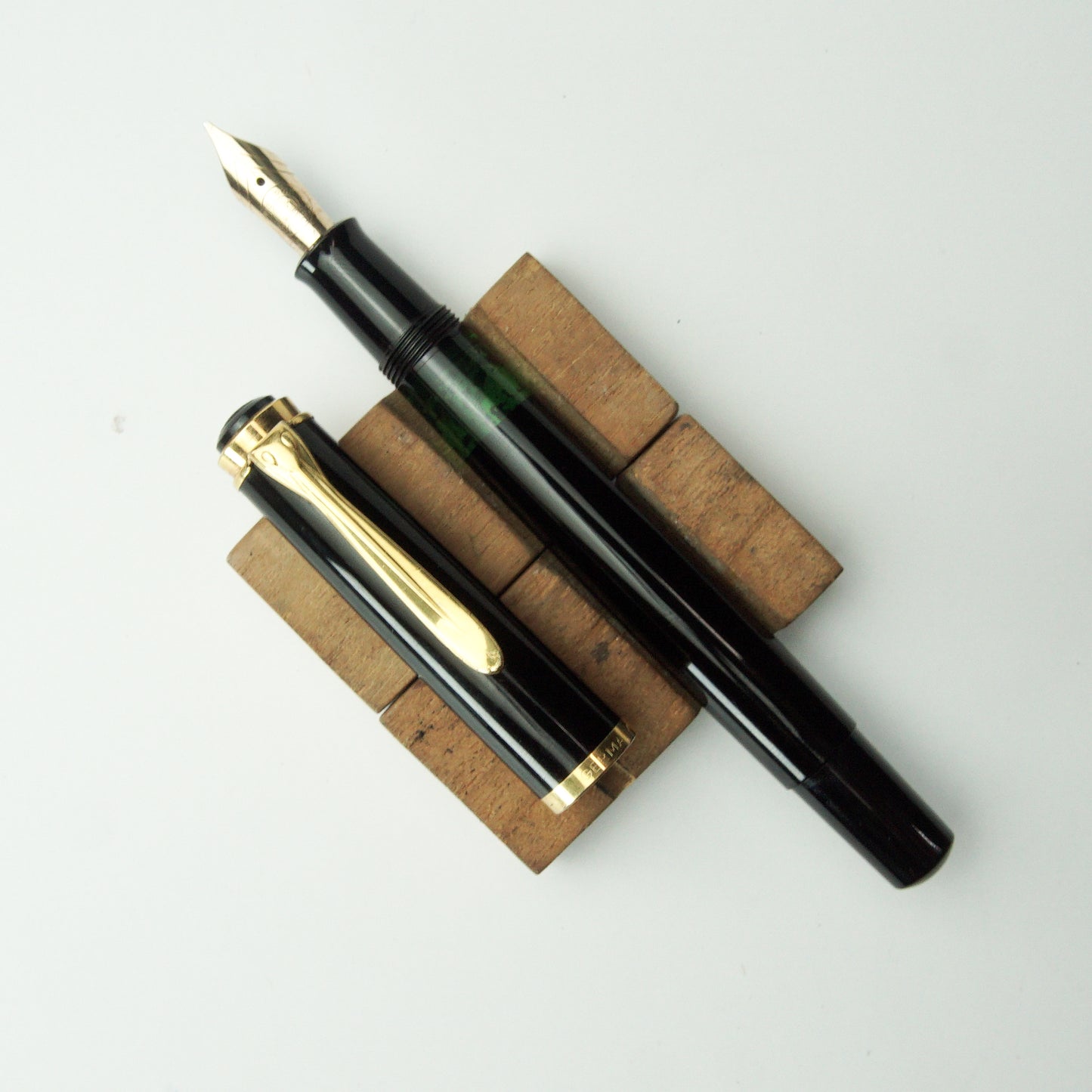 PELIKAN M400 OLDSTYLE BLACK GT FOUNTAIN PEN (1992)