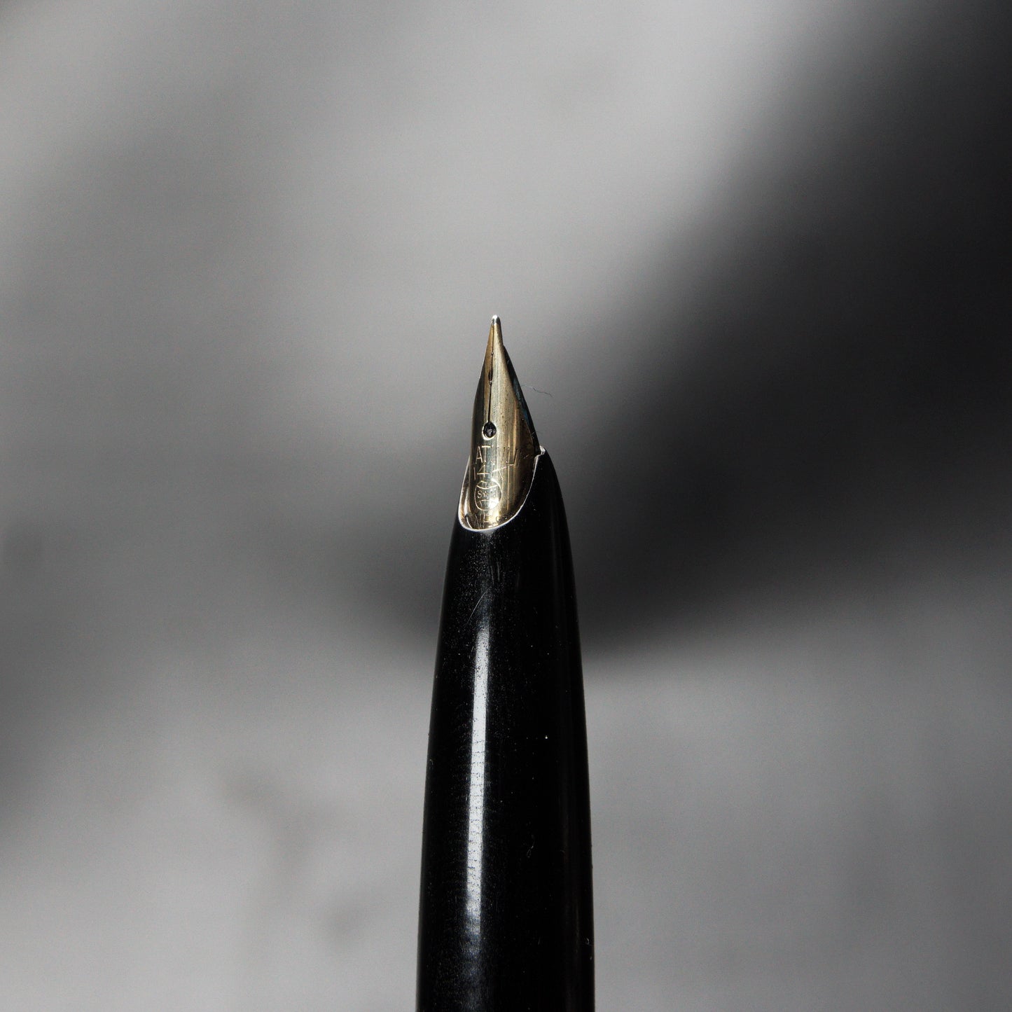PLATINUM HONEST 66 BLACK GT FOUNTAIN PEN (1968)