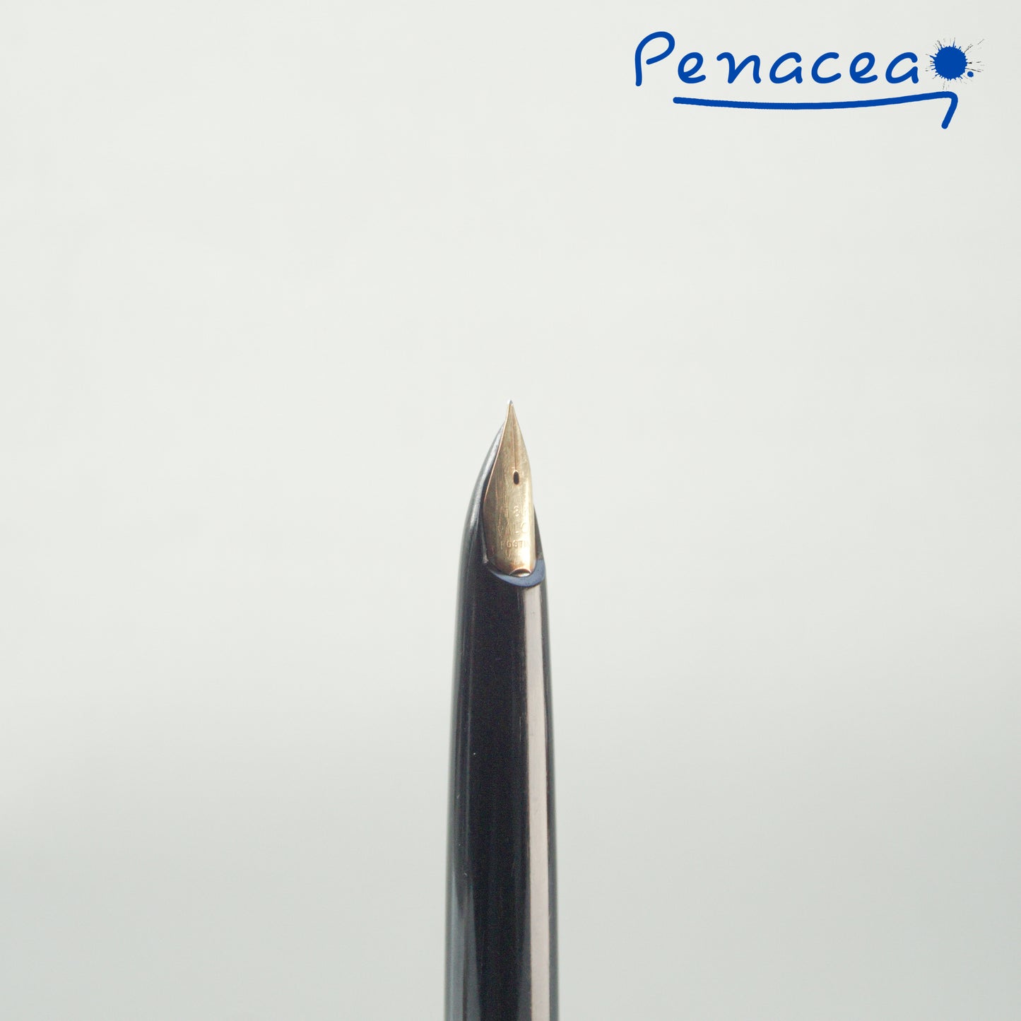 PILOT ELITE 18 BLACK GT FOUNTAIN PEN (1975)