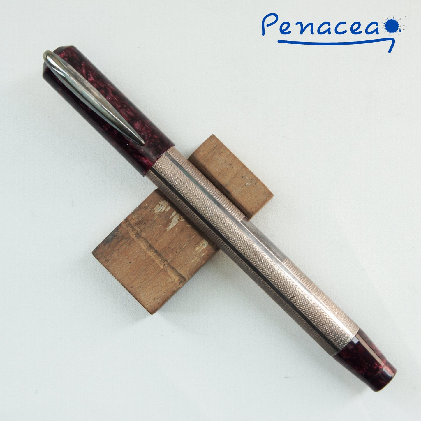 VISCONTI RINASCIMENTO RED STARDUST FOUNTAIN PEN (2001)