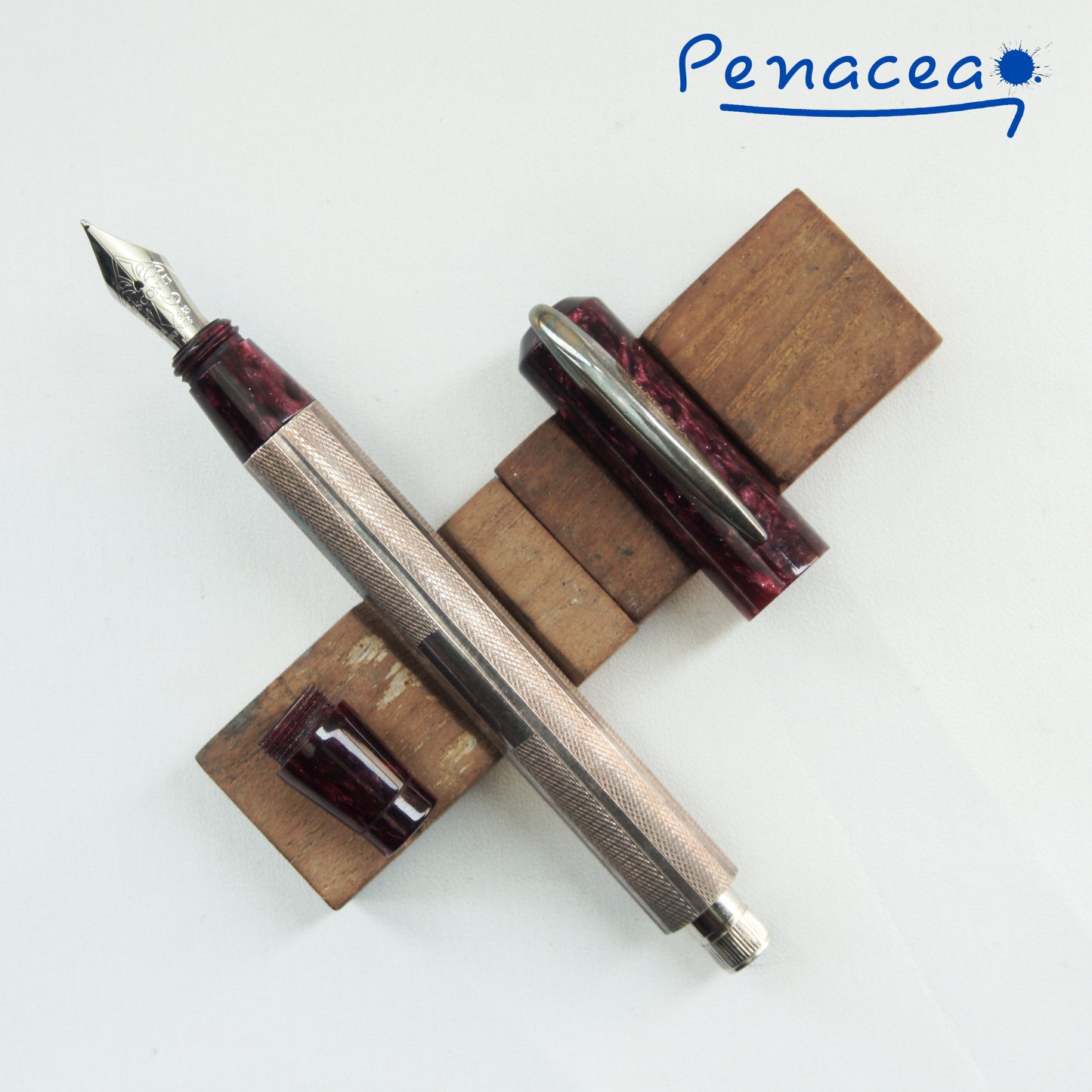 VISCONTI RINASCIMENTO RED STARDUST FOUNTAIN PEN (2001)