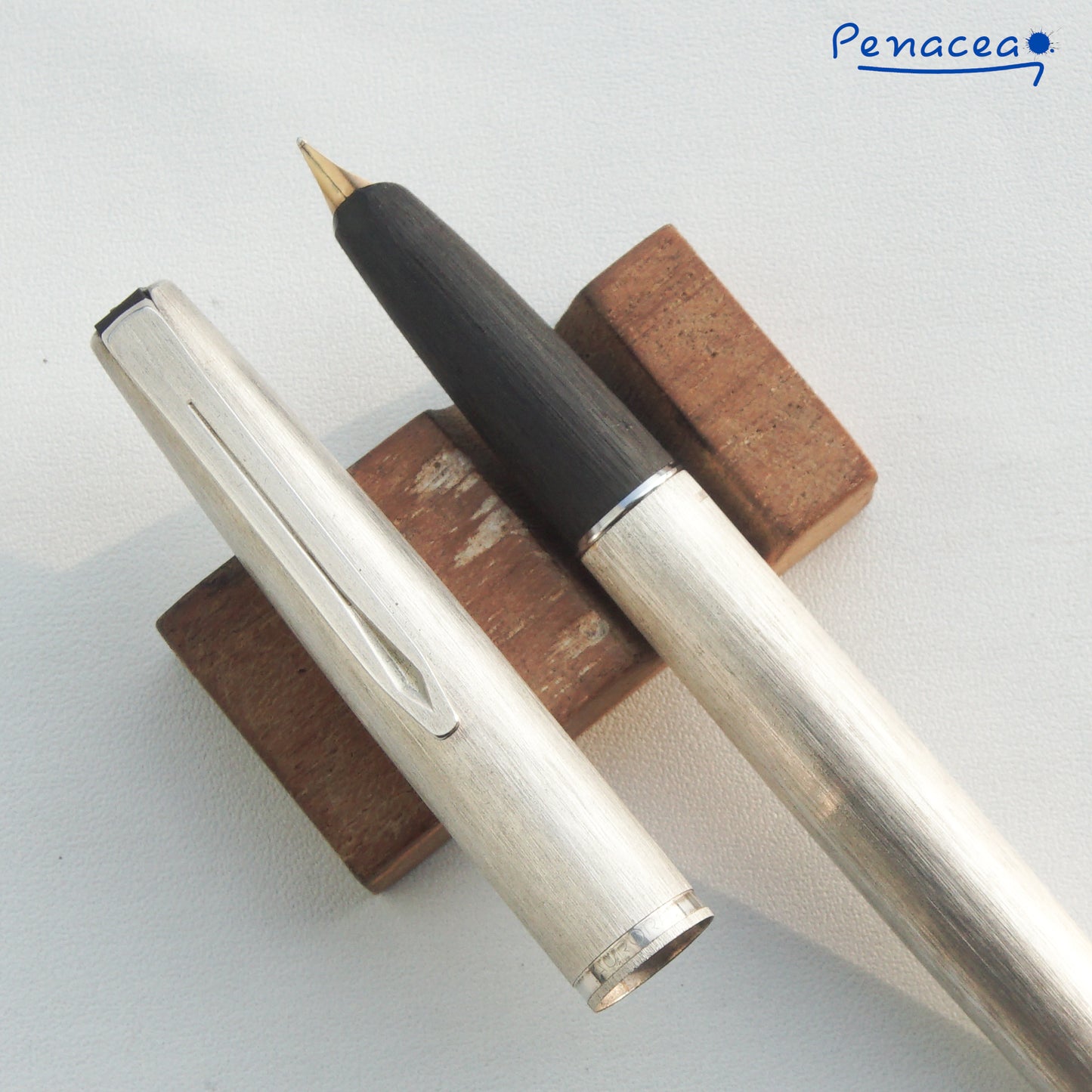 AURORA INTERNATIONAL ARCHIVI STORICI ARGENTO FOUNTAIN PEN (1980s)