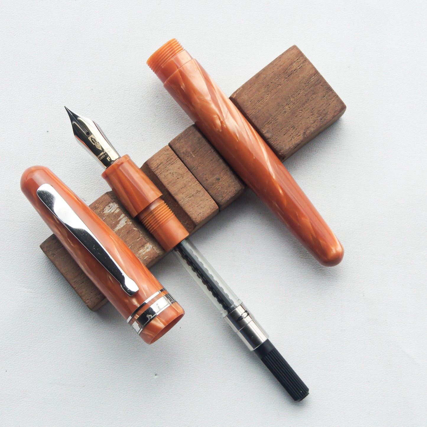 DELTA X CHATTERLEY FUSION 82 LE CELLULOID SAFRON FOUNTAIN PEN (2014)