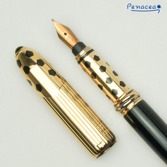 CARTIER PANTHERE BLACK LACQUER GOLDPLATED FOUNTAIN PEN (1990)