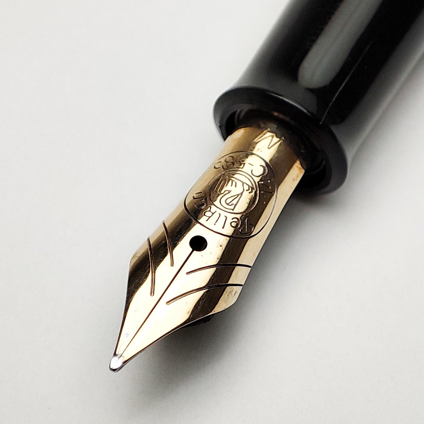 PELIKAN M250 OLDSTYLE BLACK GT FOUNTAIN PEN (1985)