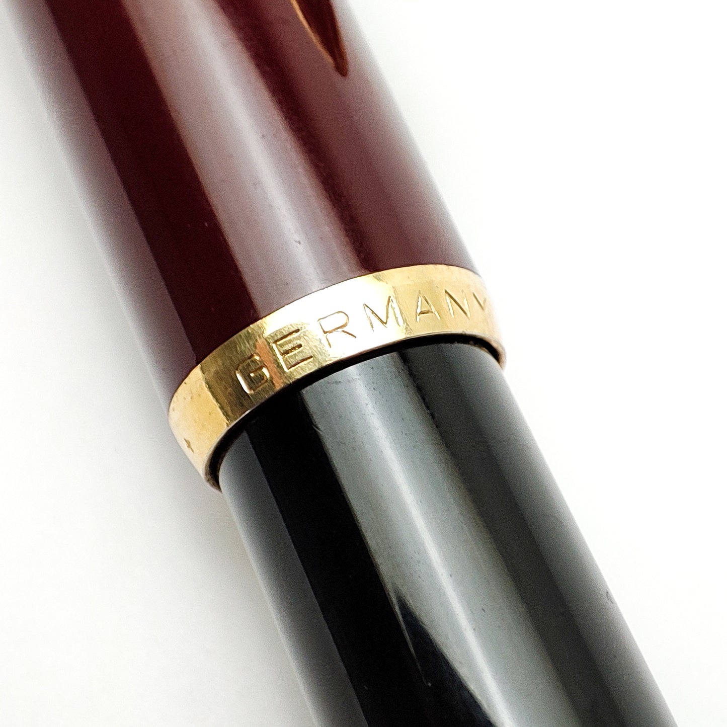 PELIKAN M150 OLDSTYLE BLACK - BURGUNDY FOUNTAIN PEN (1996)