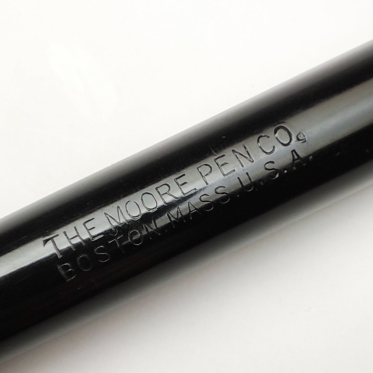 MOORE SPEEDLINE DELUXE MANIFLEX OVERSIZE EBONJET BLACK FOUNTAIN PEN (1934)