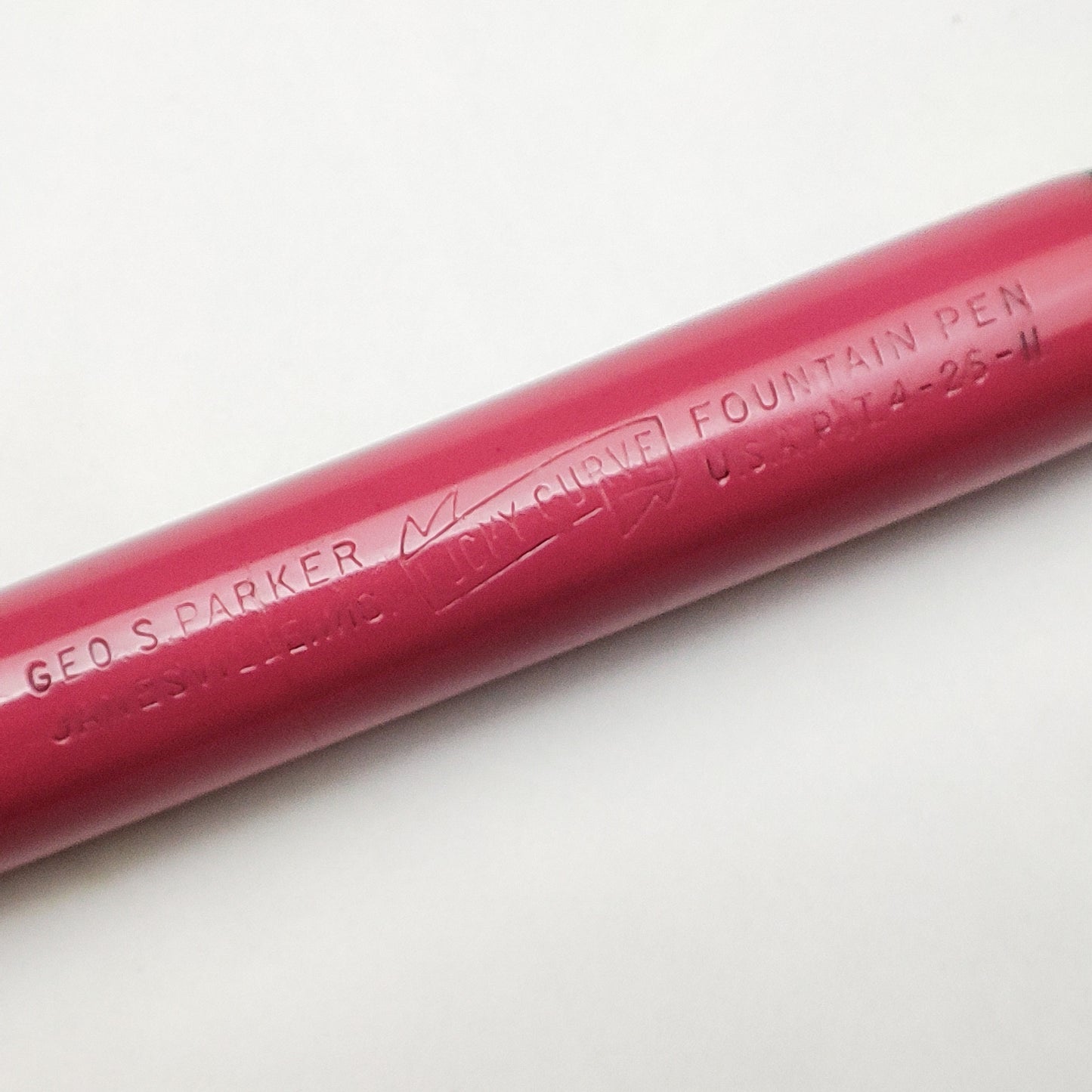 PARKER DUOFOLD LUCKY CURVE PASTEL MAGENTA FOUNTAIN PEN (1920s)