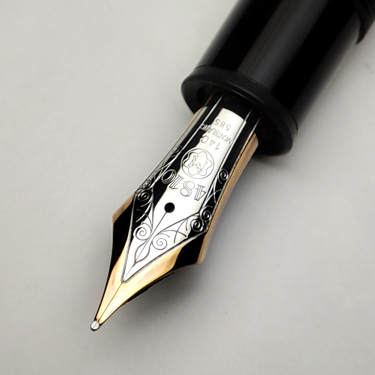 MONTBLANC MEISTERSTUCK 149 FOUNTAIN PEN (1976)