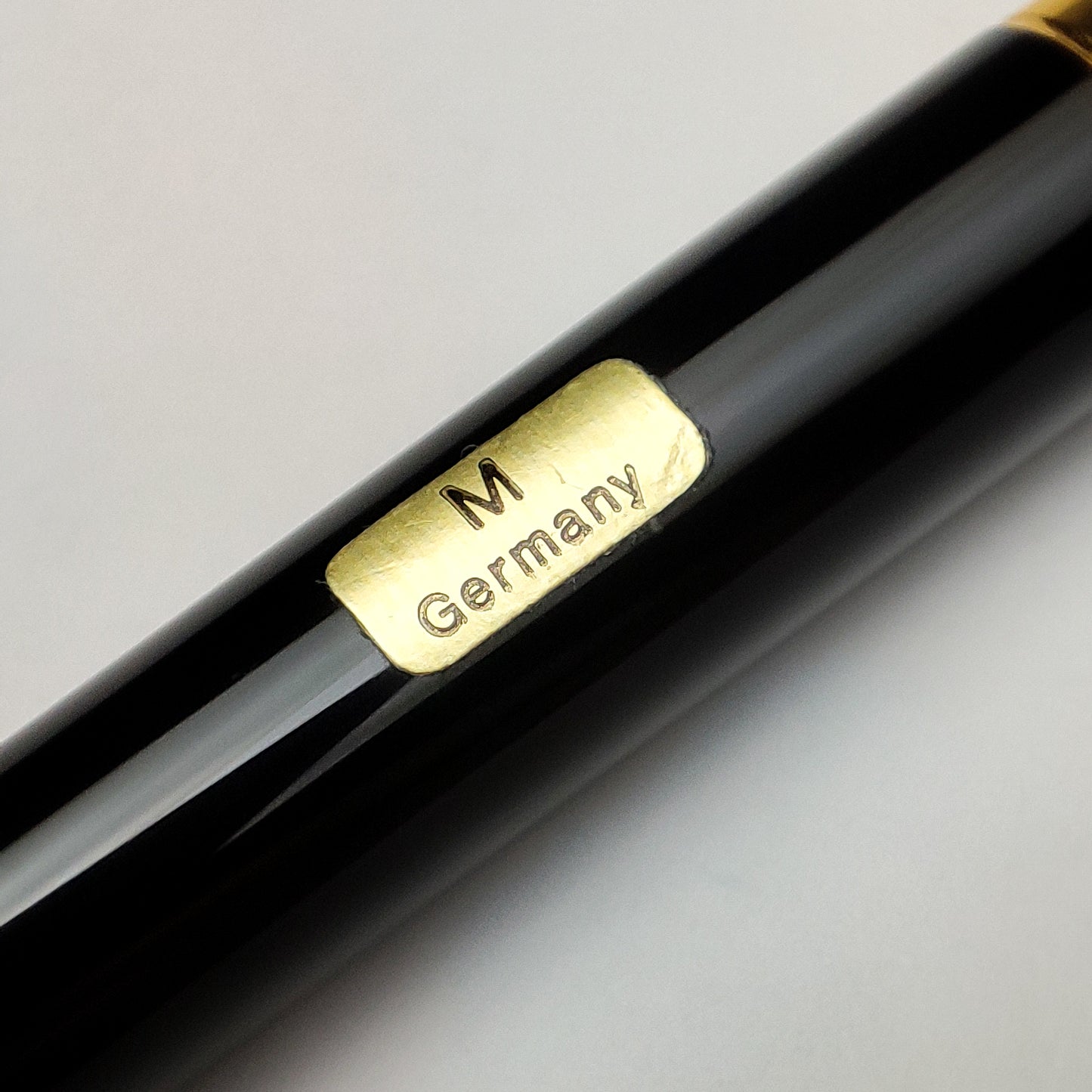MONTBLANC NOBLESSE II BLACK LACQUER FOUNTAIN PEN (1995)