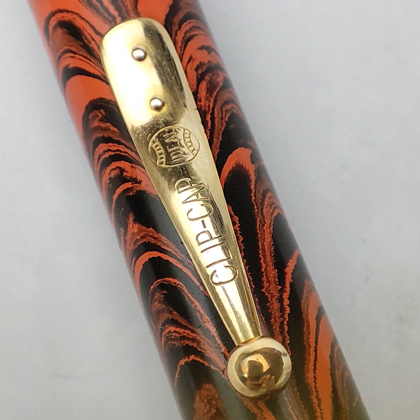 WATERMAN 52 RED RIPPLE FOUNTAIN PEN (1925)
