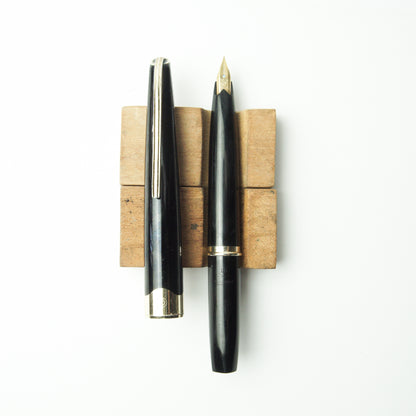 PLATINUM POCKET PKB-2000 BLACK GT FOUNTAIN PEN (1969)