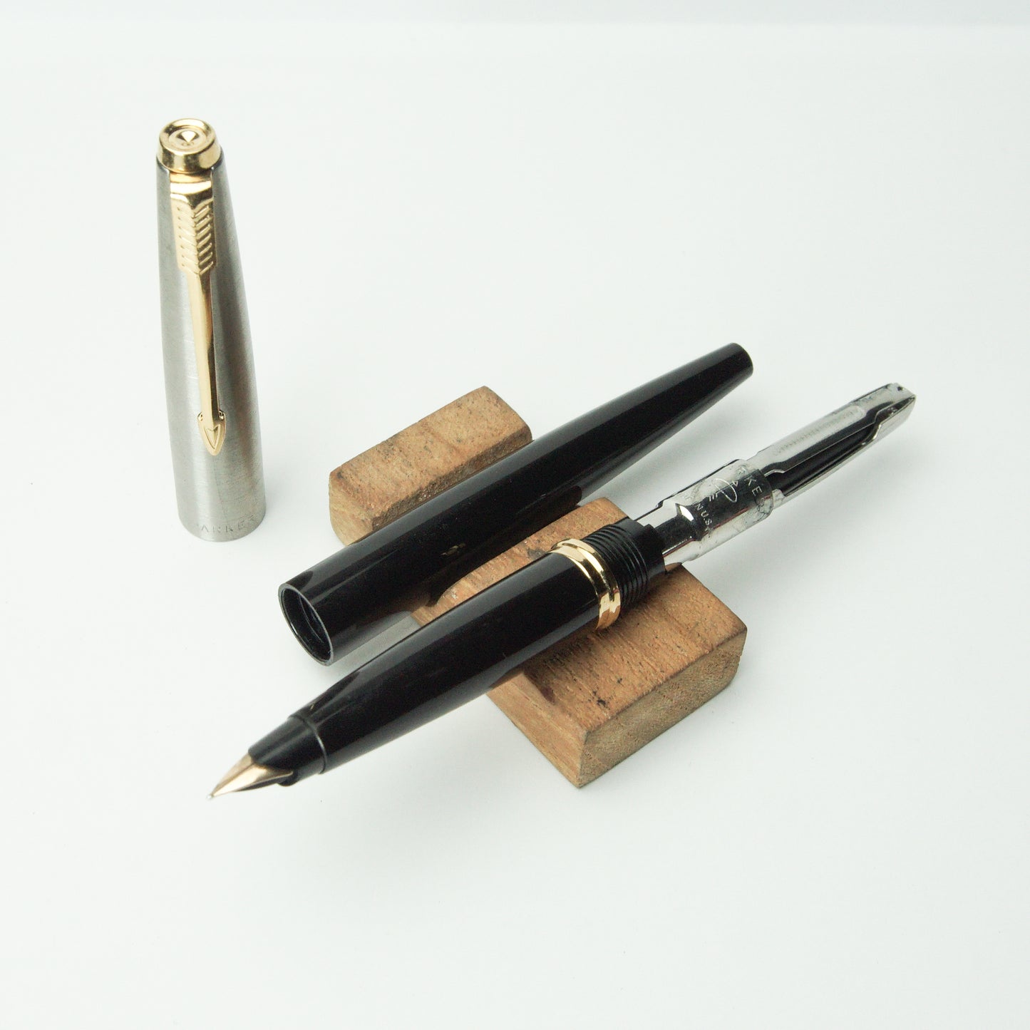 PARKER 45 CLASSIC BLACK GT FOUNTAIN PEN (1970s)