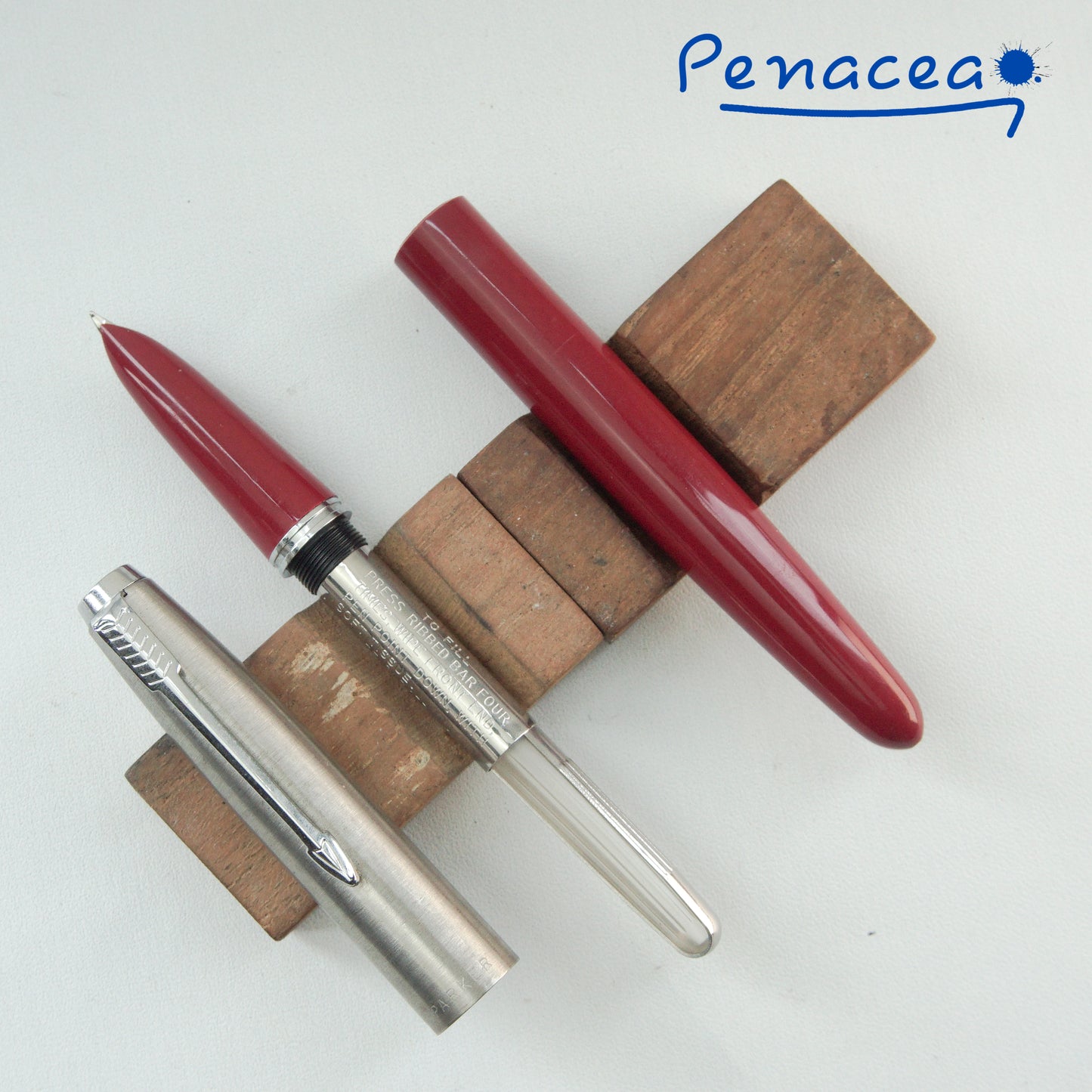 PARKER 21 RAGE RED FOUNTAIN PEN (1960s)