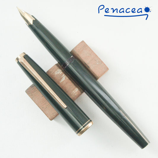 MONTBLANC 221 DARK GREEN FOUNTAIN PEN (1970s)