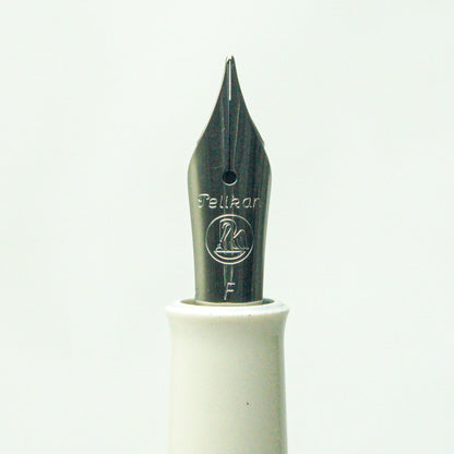 PELIKAN M205 WHITE CT FOUNTAIN PEN (2009)