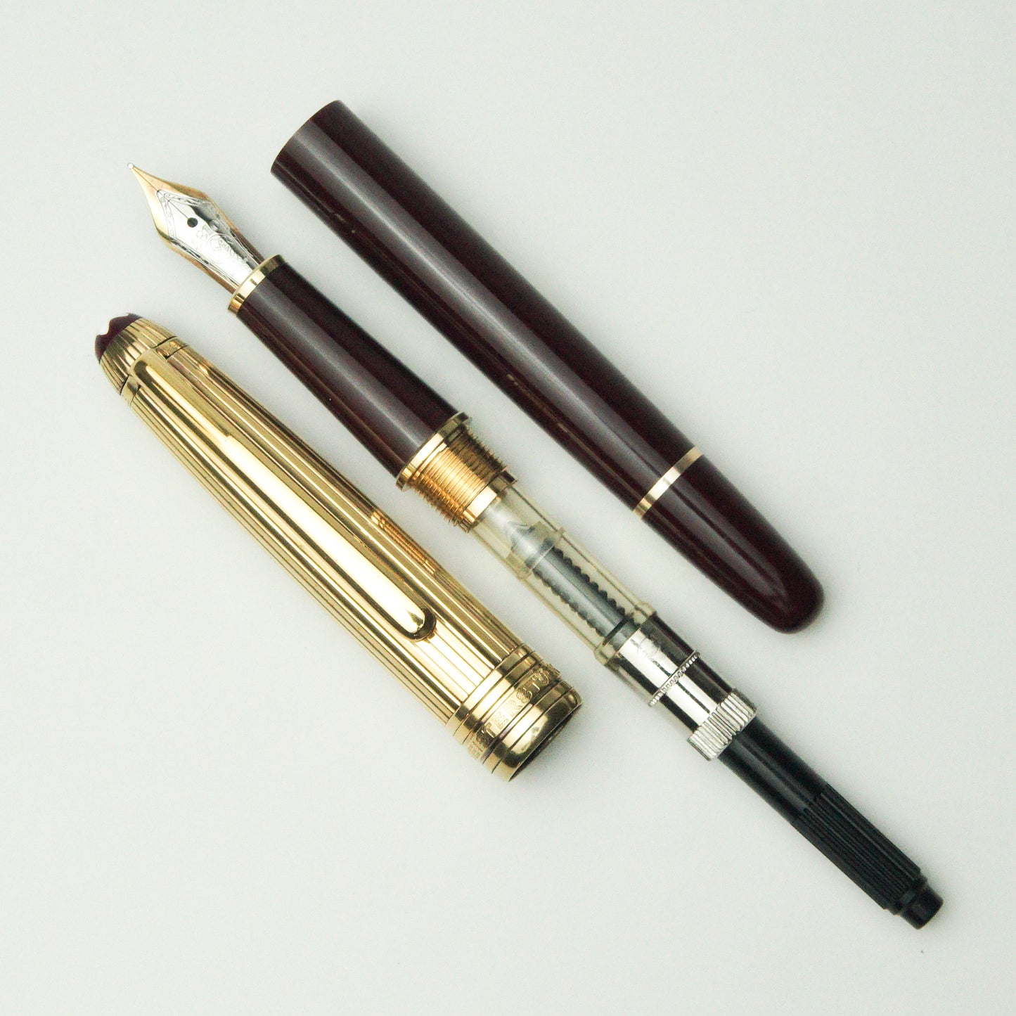 MONTBLANC 144 SOLITAIRE DOUE VERMEIL BURGUNDY FOUNTAIN PEN (1996)