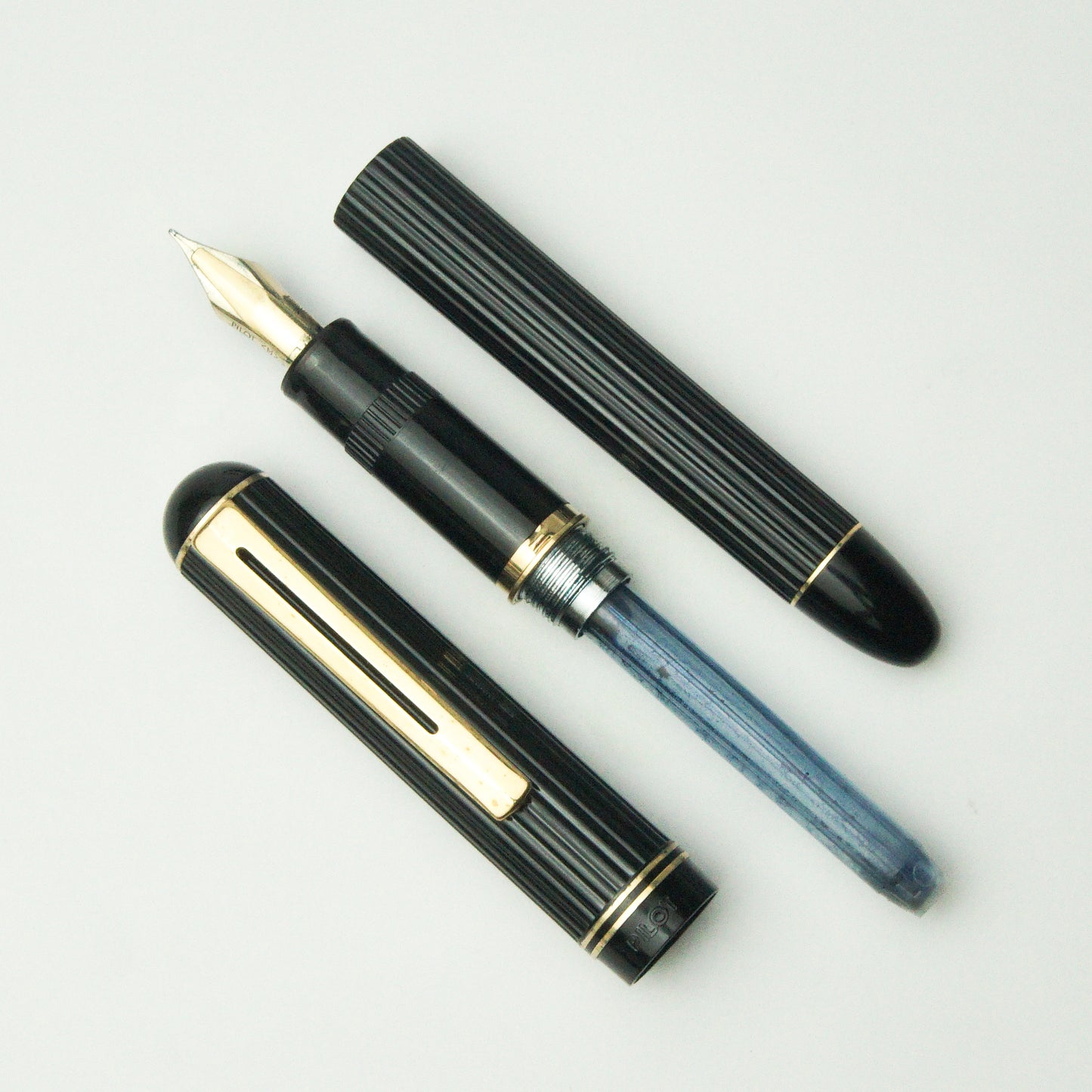 PILOT JUSTUS VINTAGE BLACK GT FOUNTAIN PEN (1986)