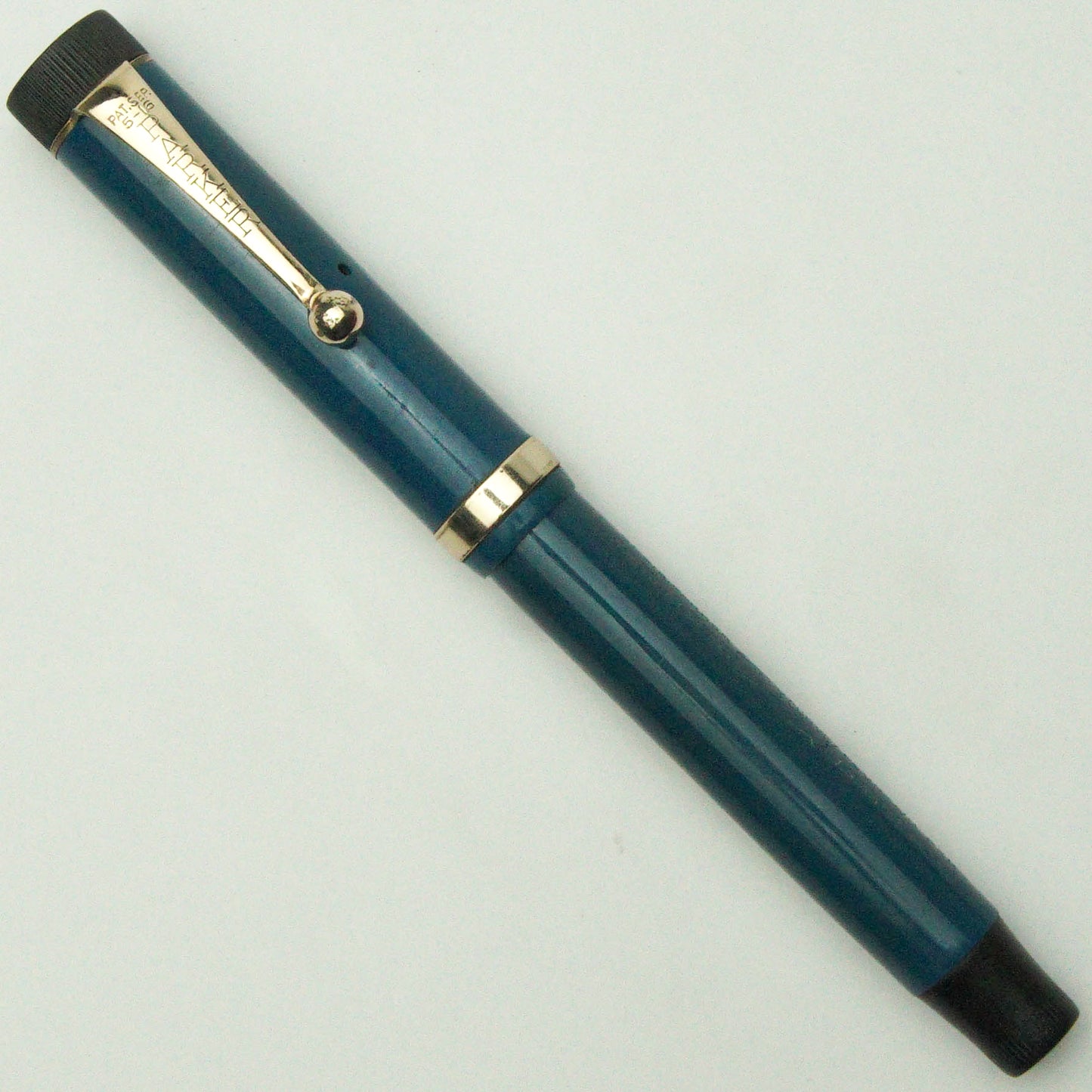 PARKER DUOFOLD LUCKY CURVE PASTEL NAPLES BLUE FOUNTAIN PEN (1920s)