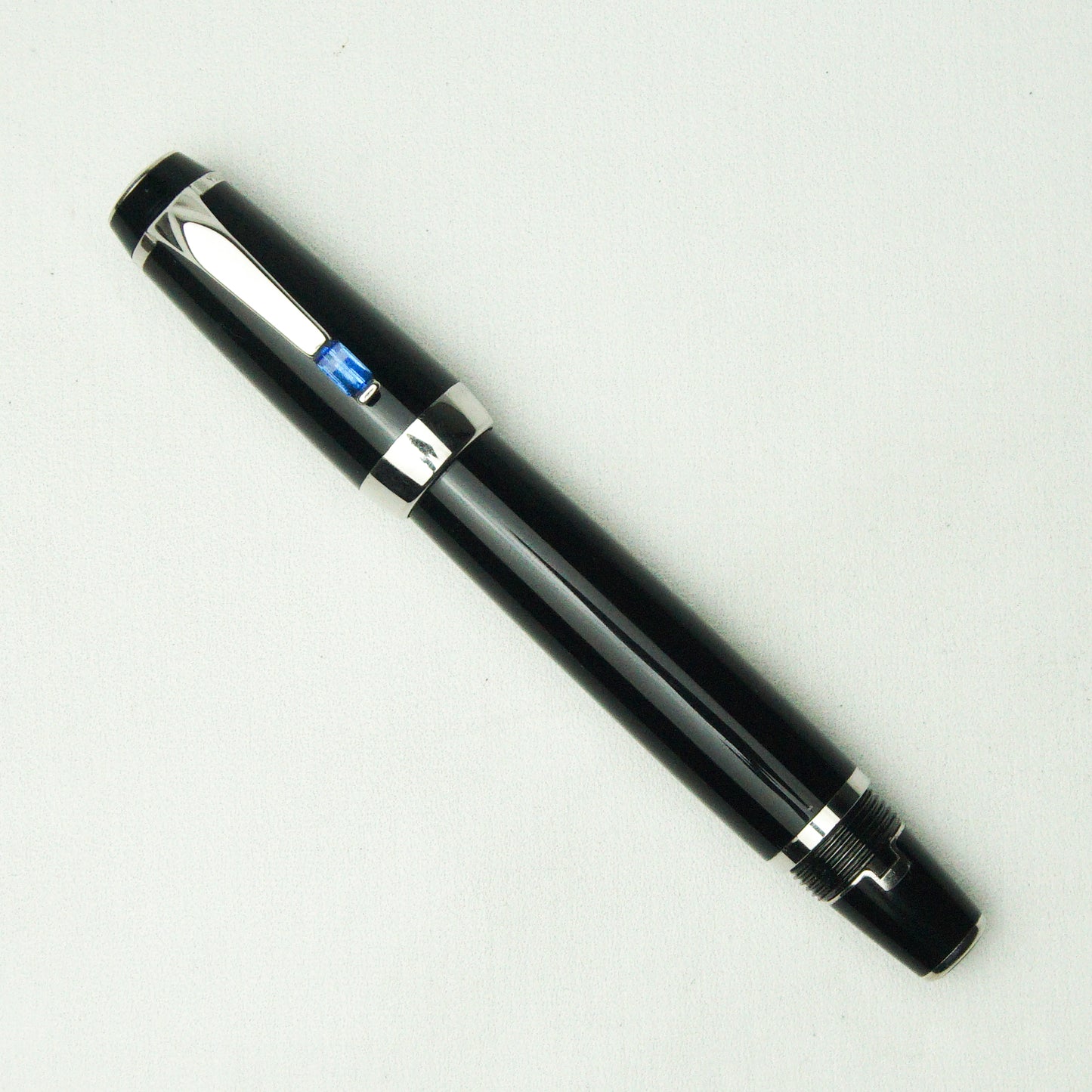 MONTBLANC BOHEME BLEU SAPPHIRE RETRACTABLE FOUNTAIN PEN (2000)