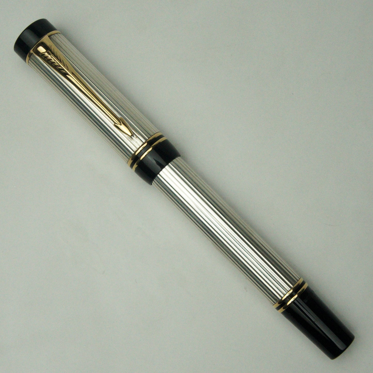 PARKER DUOFOLD CENTENNIAL GODRON STERLING SILVER FOUNTAIN PEN (1995)