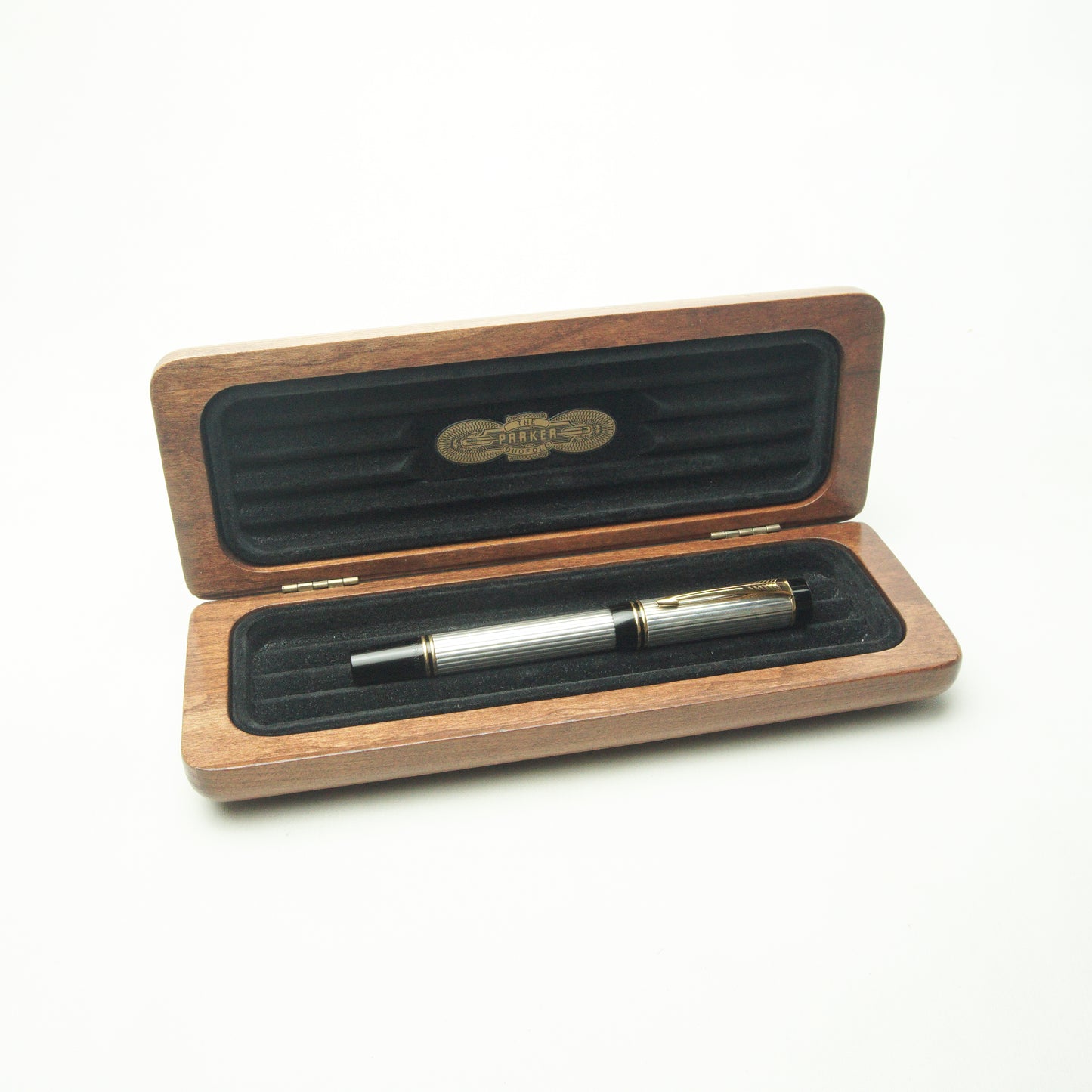 PARKER DUOFOLD CENTENNIAL GODRON STERLING SILVER FOUNTAIN PEN (1995)