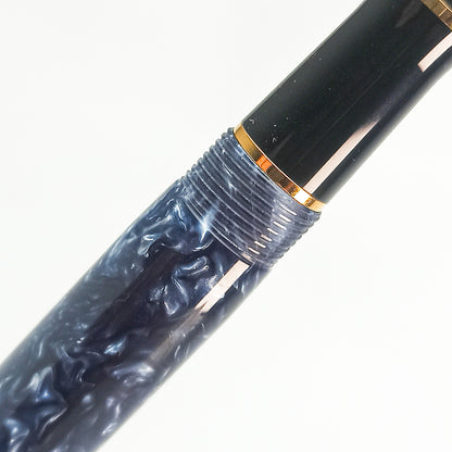 PARKER DUOFOLD INTERNATIONAL BLUE MARBLE FOUNTAIN PEN (1995)