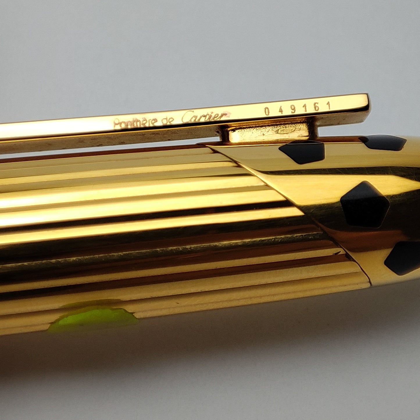 CARTIER PANTHERE BLACK LACQUER GOLDPLATED FOUNTAIN PEN (1990)