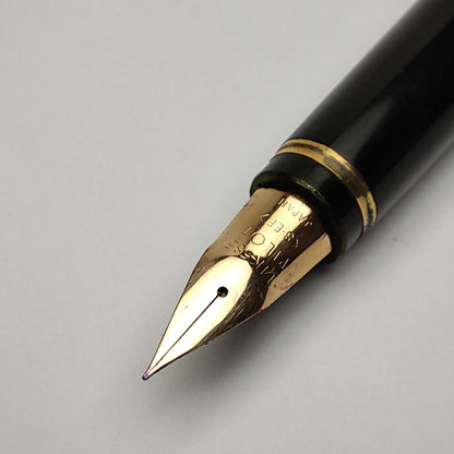 PILOT VINTAGE ELABO BLACK GT FOUNTAIN PEN (1979)