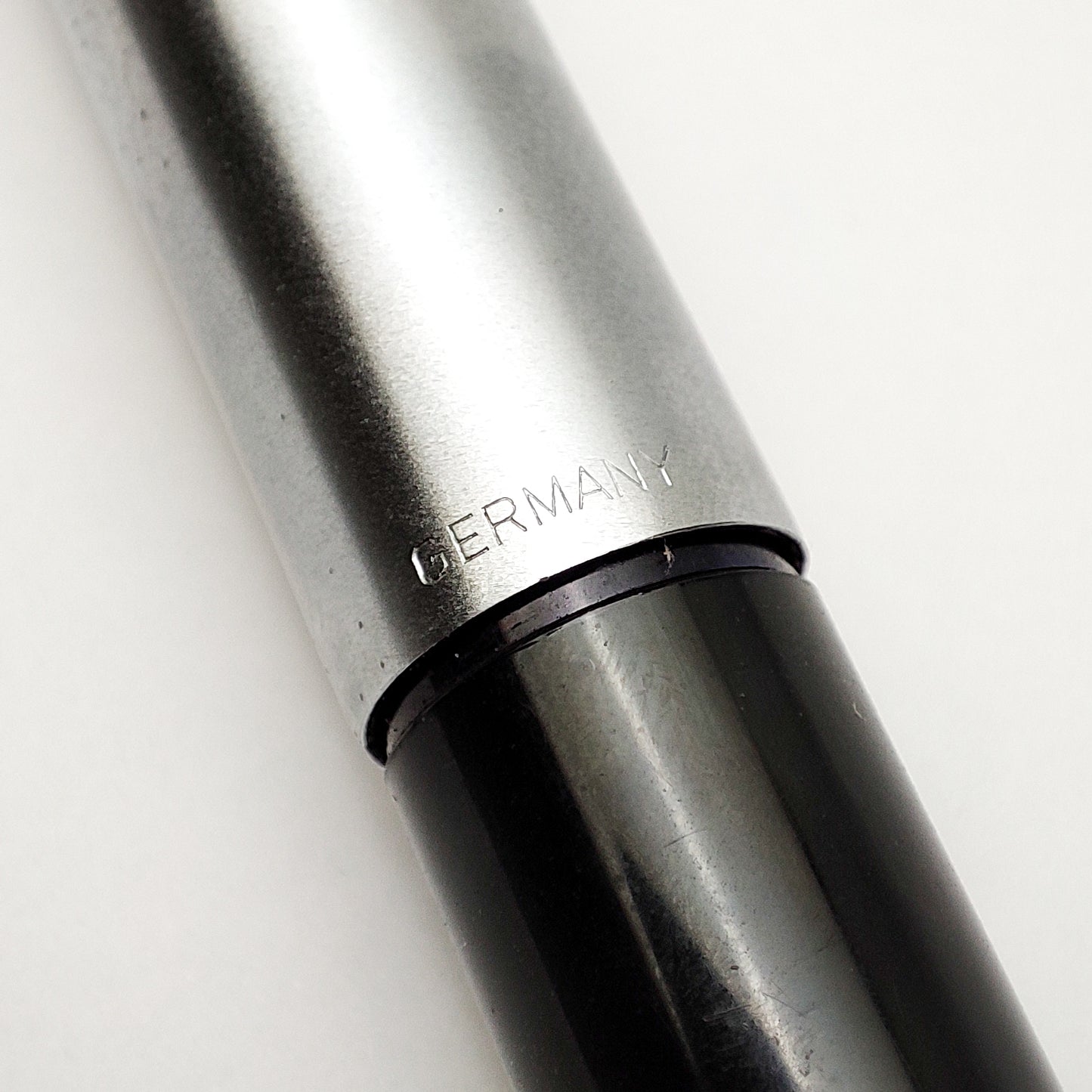 PELIKAN P474S BLACK CHROME FOUNTAIN PEN (1973)