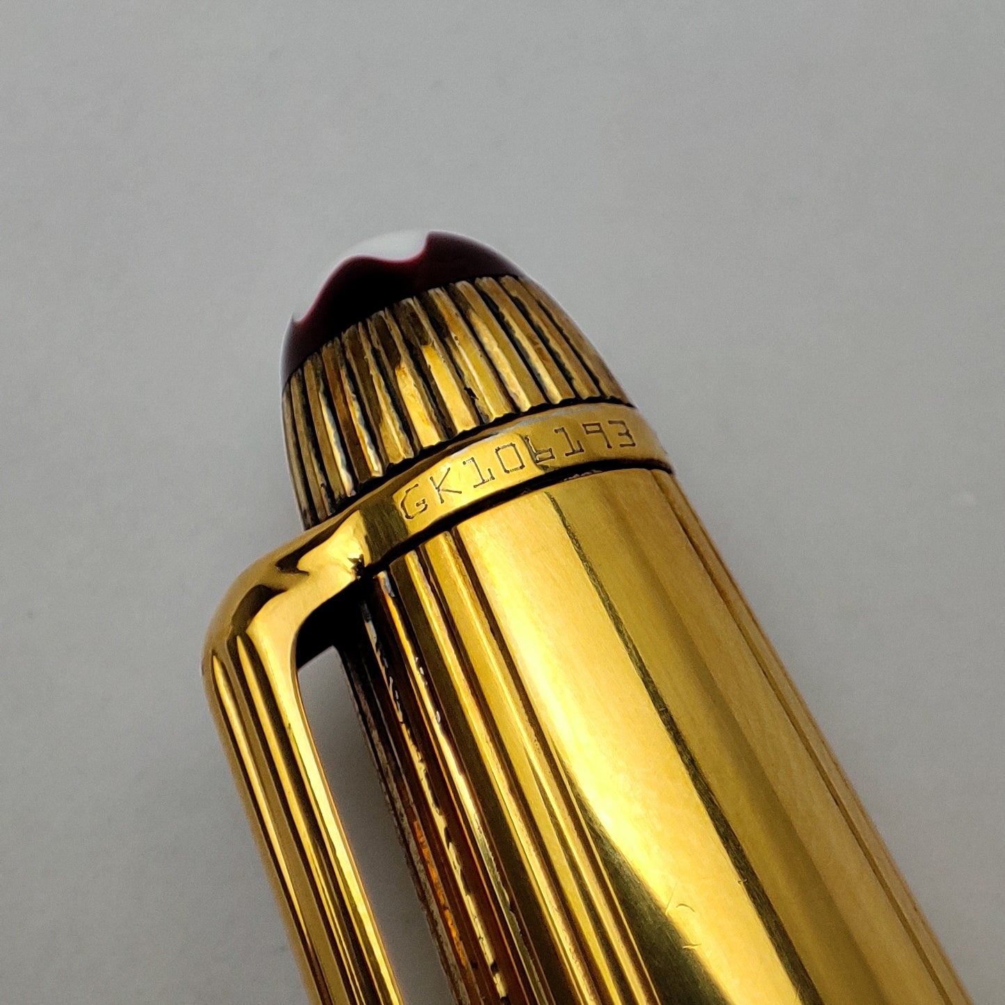 MONTBLANC 144 SOLITAIRE DOUE VERMEIL BURGUNDY FOUNTAIN PEN (1996)