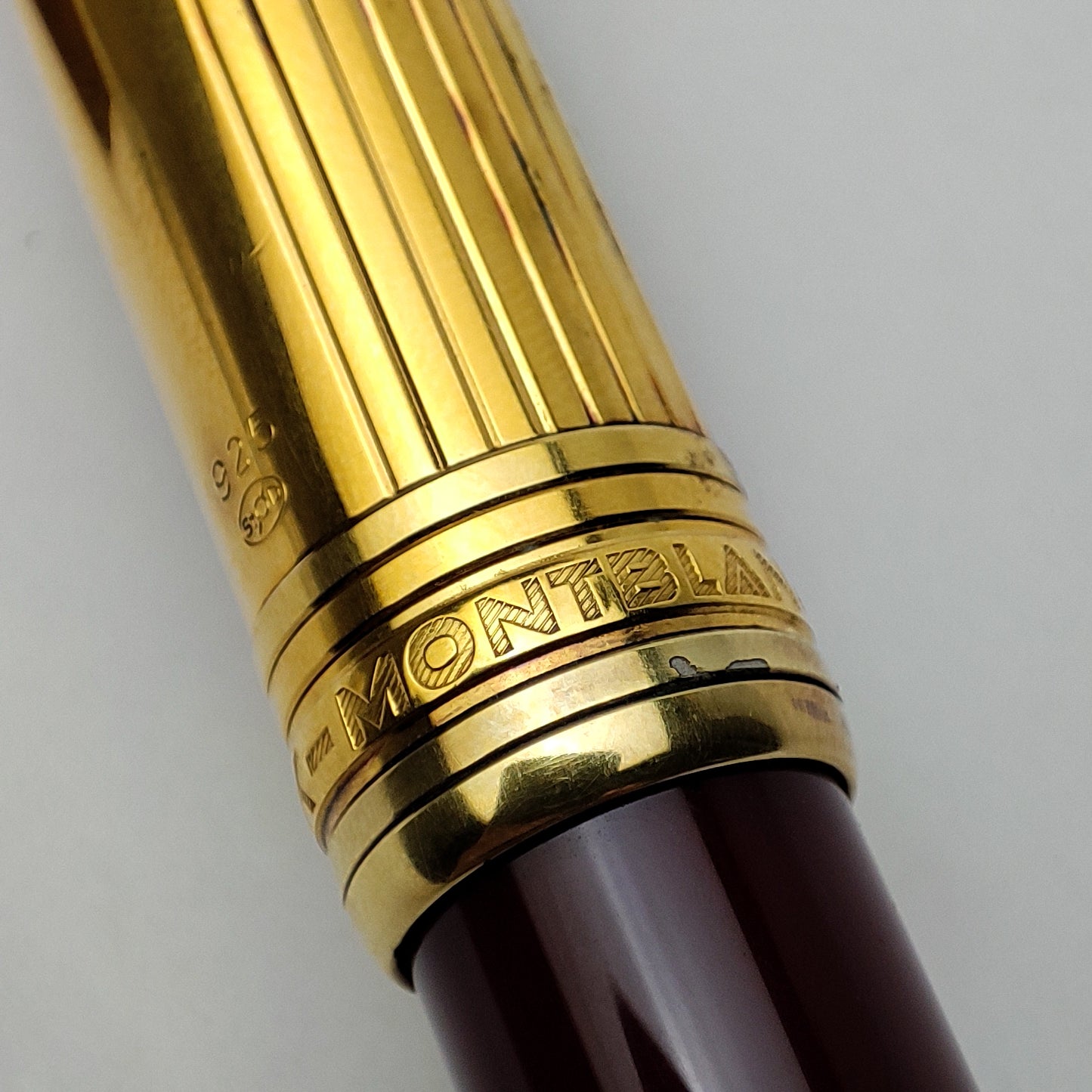 MONTBLANC 144 SOLITAIRE DOUE VERMEIL BURGUNDY FOUNTAIN PEN (1990s)