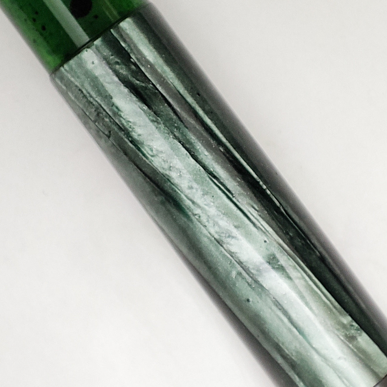 PELIKAN 100N GREEN MARBLED FOUNTAIN PEN (1949)