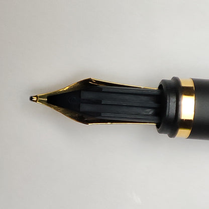 MONTBLANC NOBLESSE II BLACK LACQUER FOUNTAIN PEN (1995)