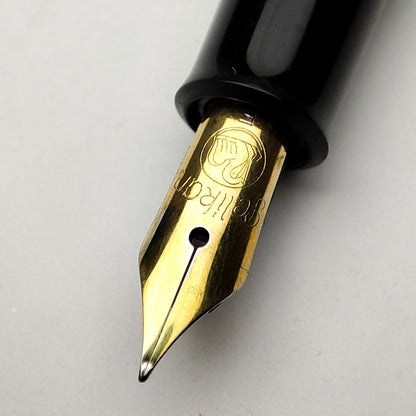 PELIKAN 120 GREEN STUDENT FOUNTAIN PEN (1960s)