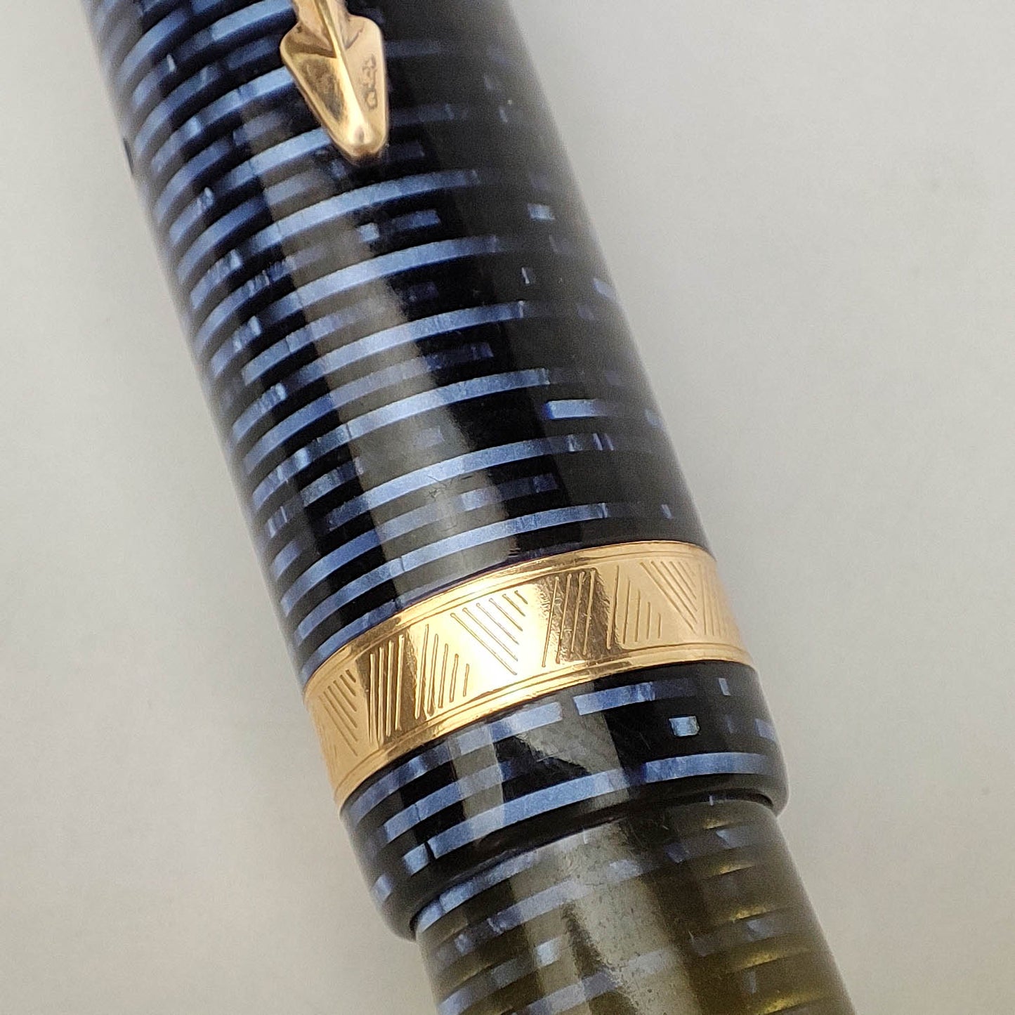 PARKER VACUMATIC AZURE BLUE MAJOR STANDARD FOUNTAIN PEN (1940s)