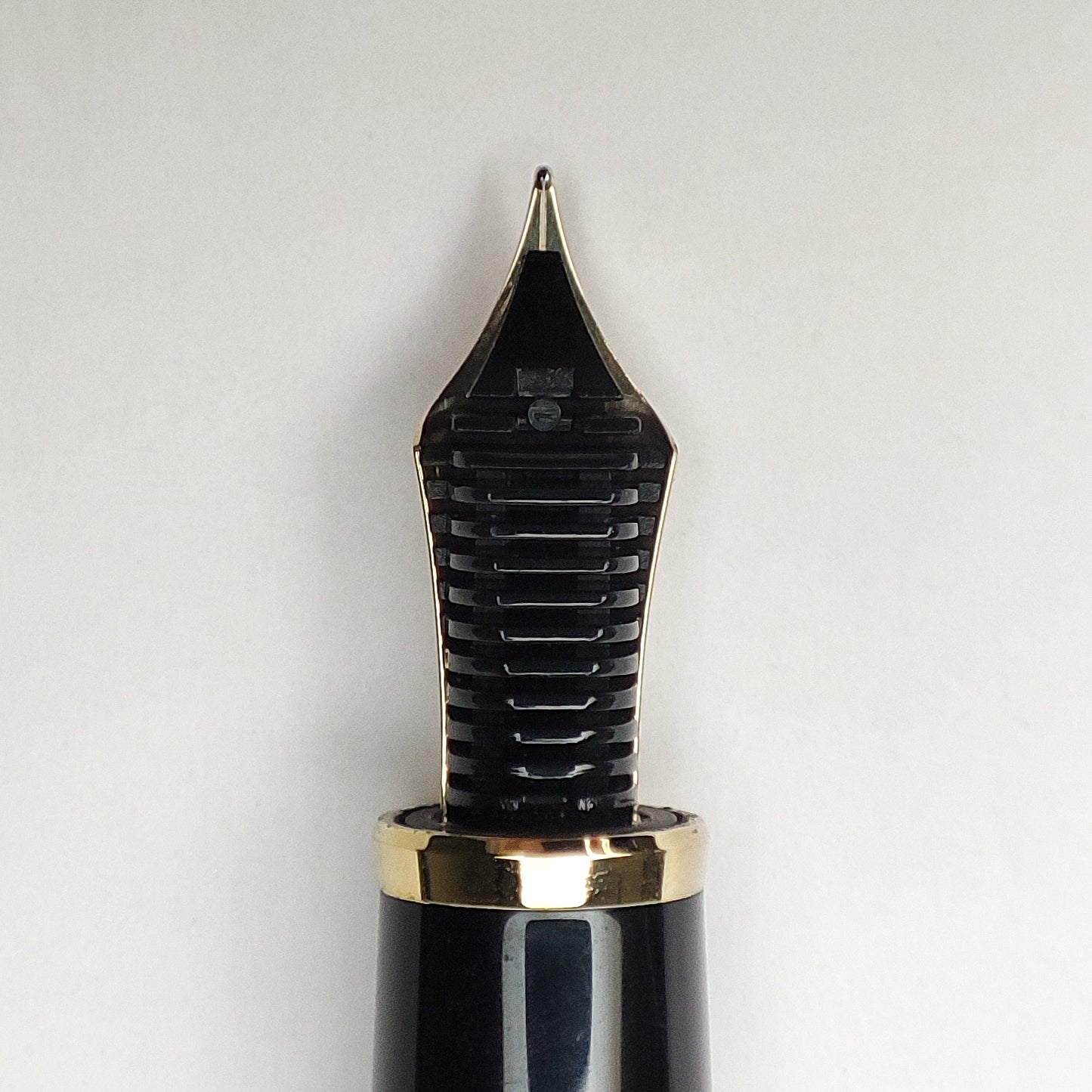 SAILOR PROFIT THETA CLUB SPECIAL EDITION FOUNTAIN PEN (1996)