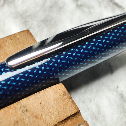 PILOT CAPLESS BLUE CARBONESQUE FOUNTAIN PEN (2011)